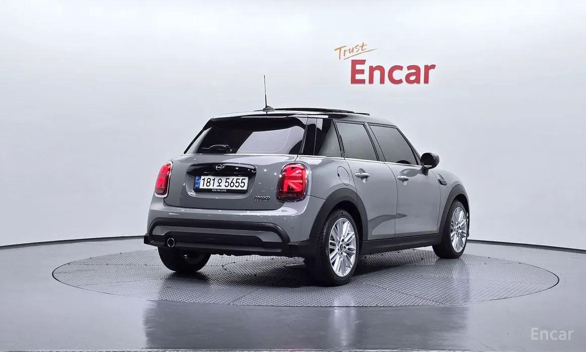 Фото 2 - Mini Cooper