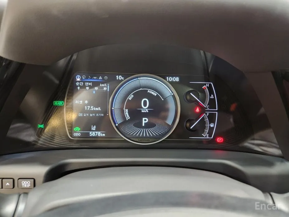 Фото 11 - Lexus ES