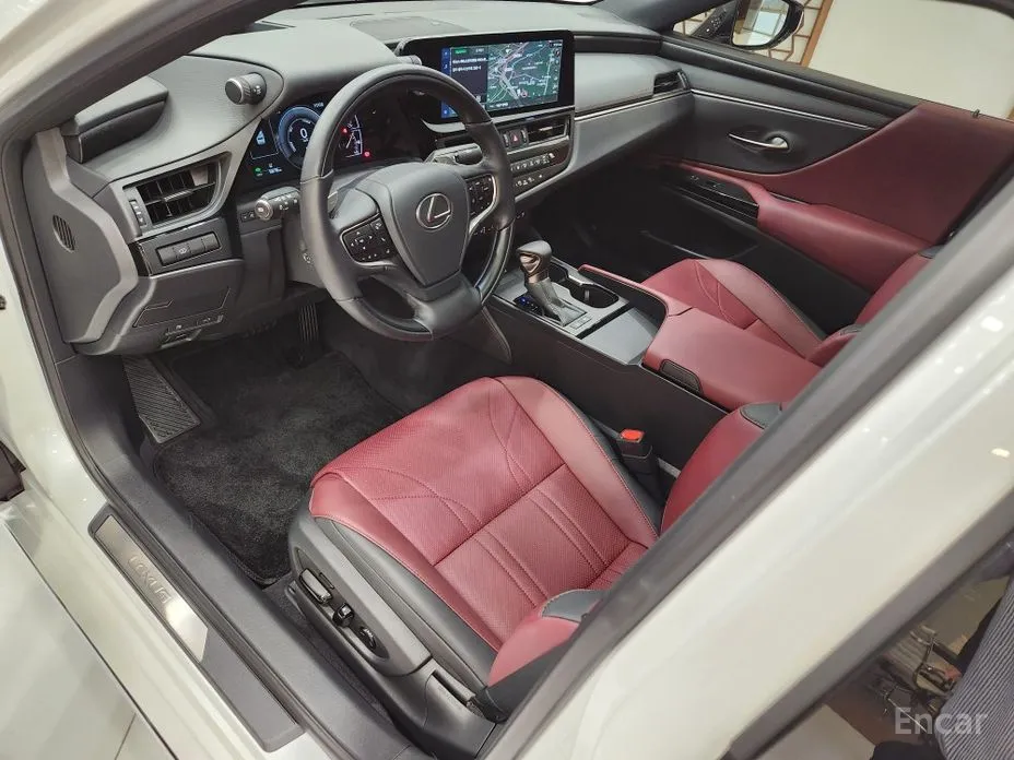 Фото 13 - Lexus ES