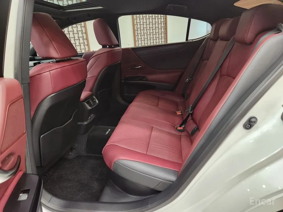 Фото 14 - Lexus ES