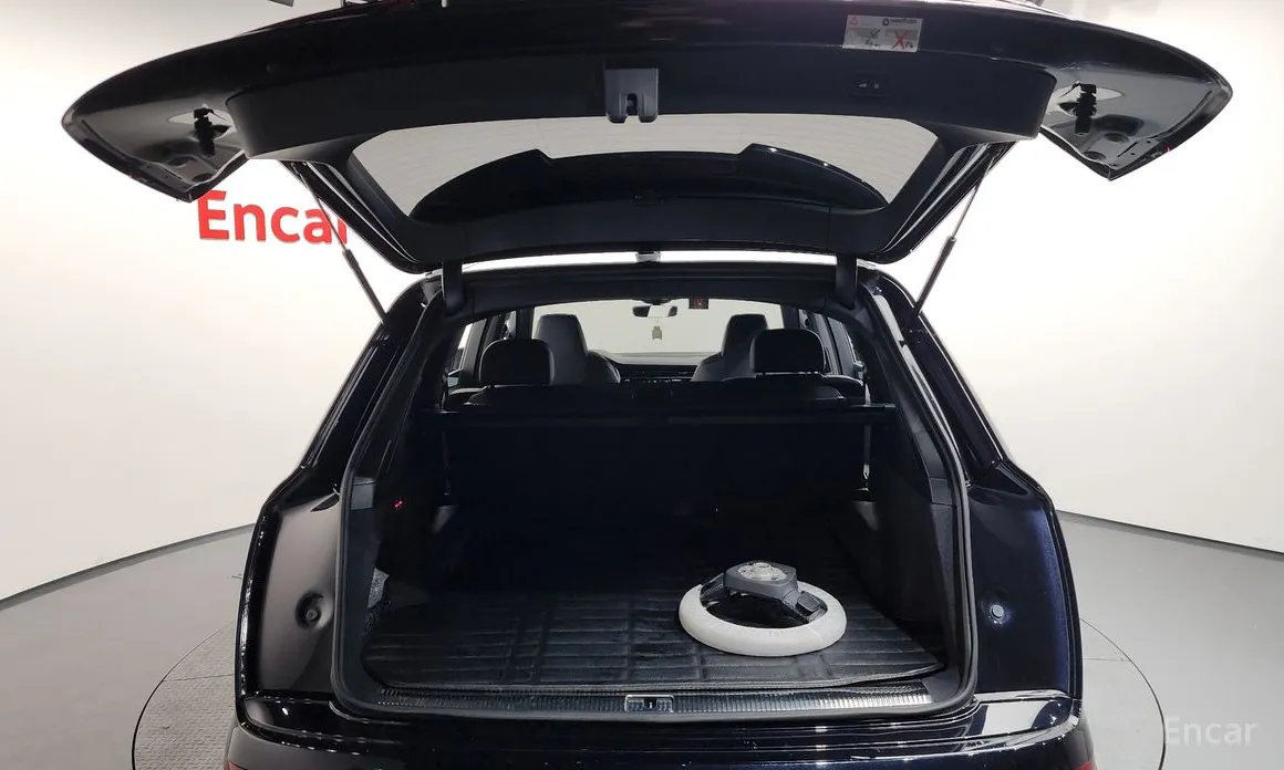 Фото 20 - Audi Q7