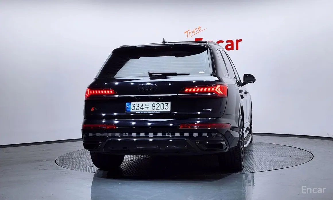 Фото 4 - Audi Q7