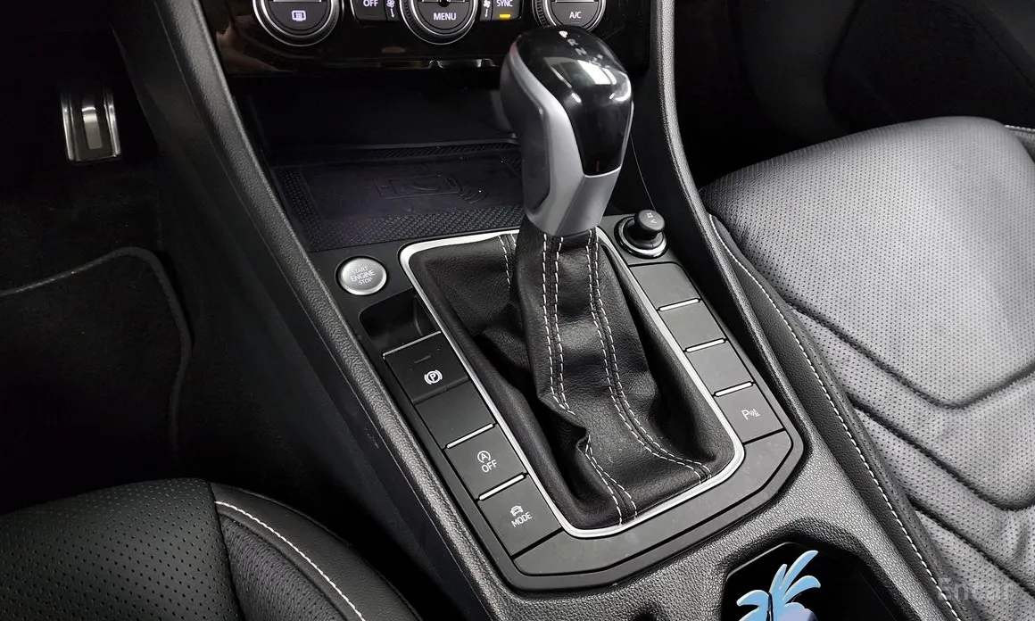 Фото 9 - Volkswagen Jetta