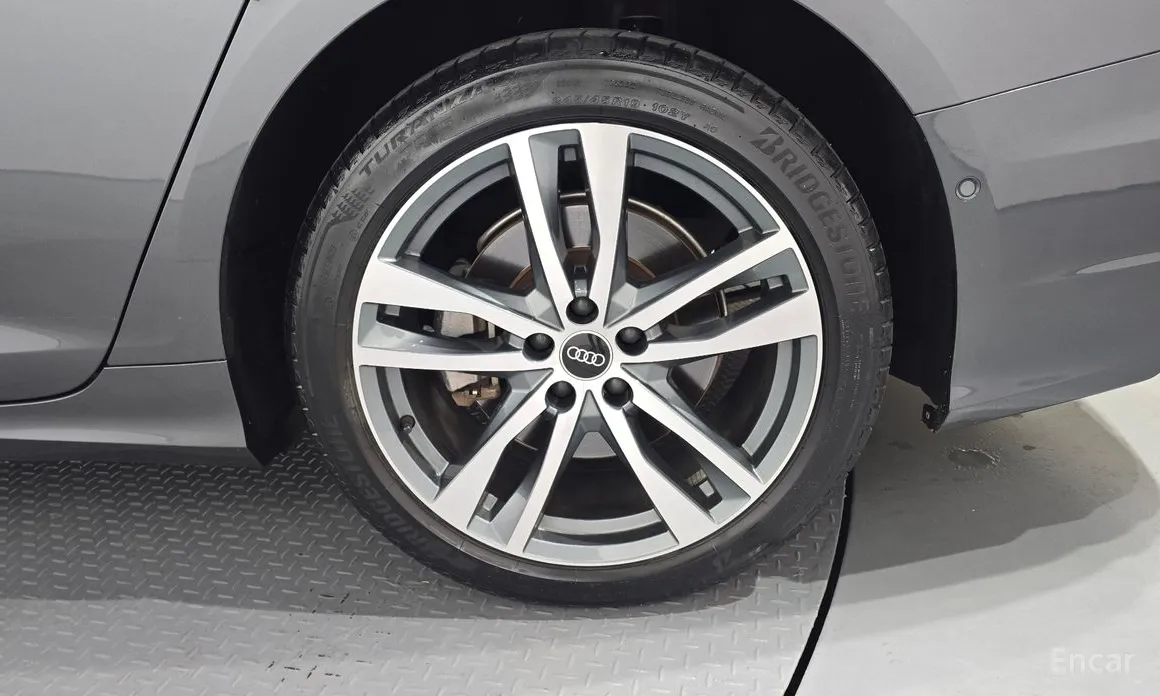 Фото 5 - Audi A6