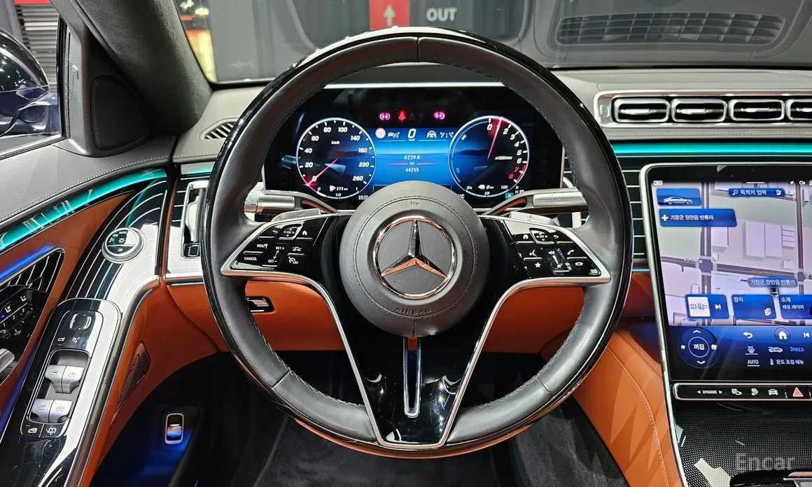 Фото 13 - Mercedes-Benz S-Class