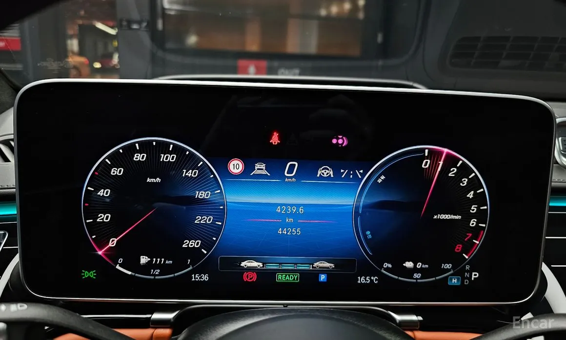 Фото 8 - Mercedes-Benz S-Class