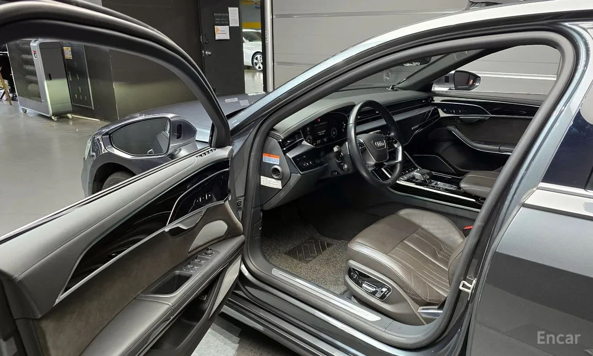 Фото 11 - Audi A8