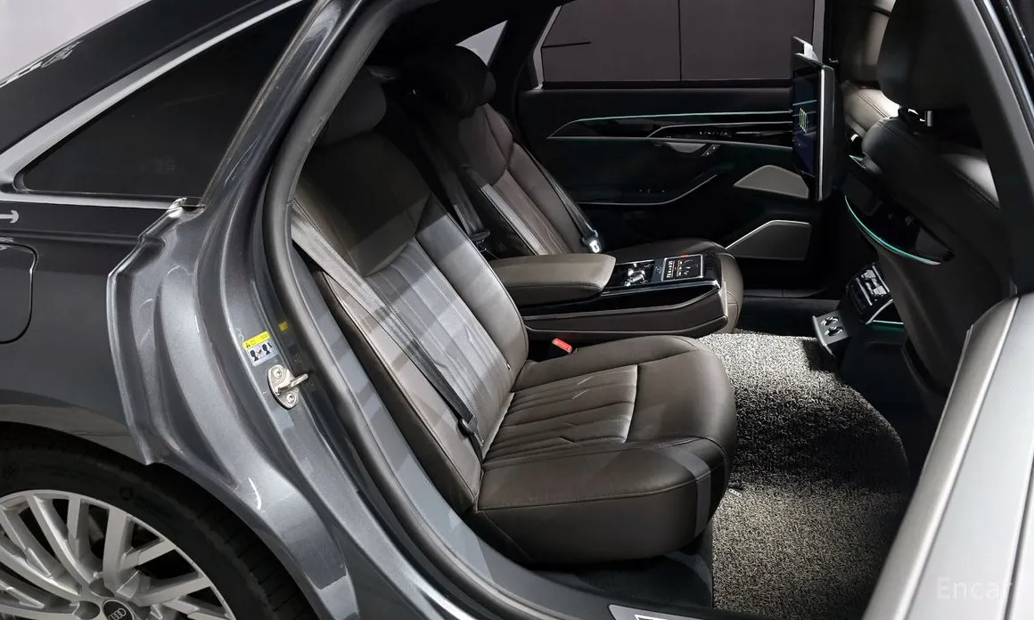 Фото 12 - Audi A8