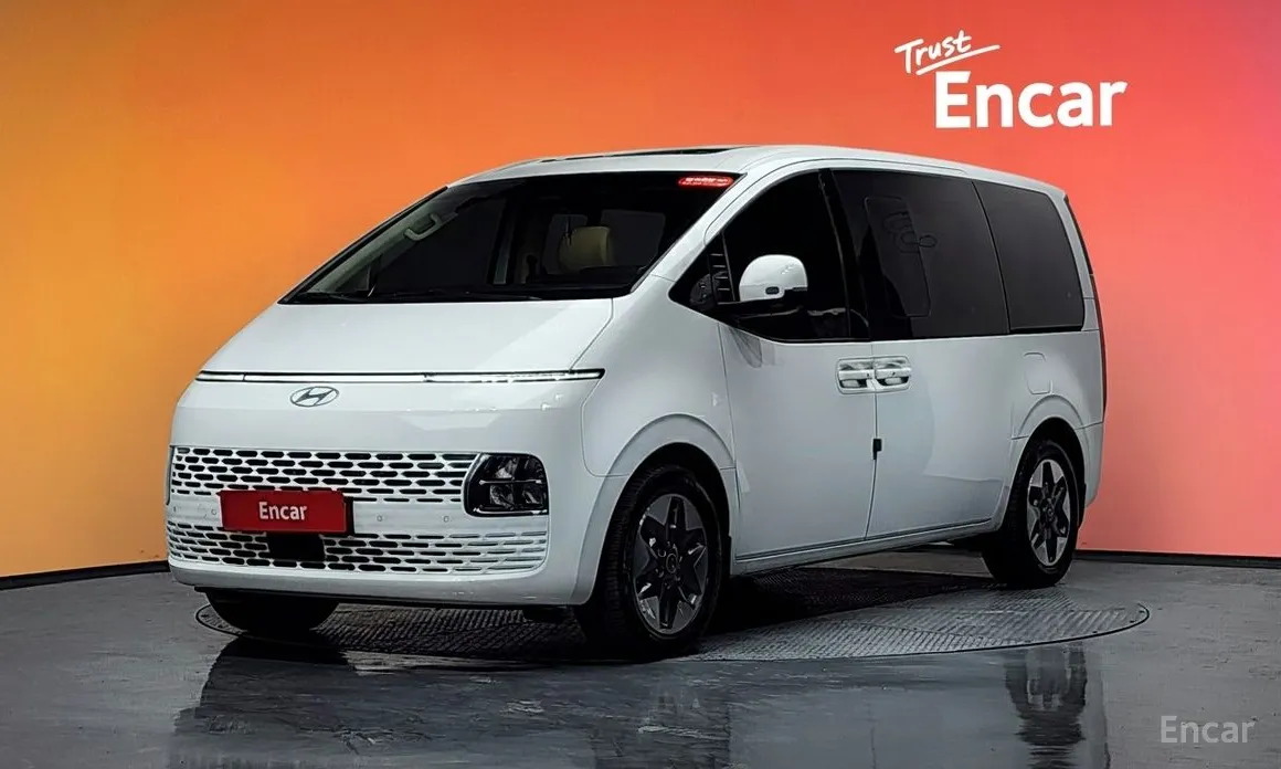 Фото 1 - Hyundai Staria