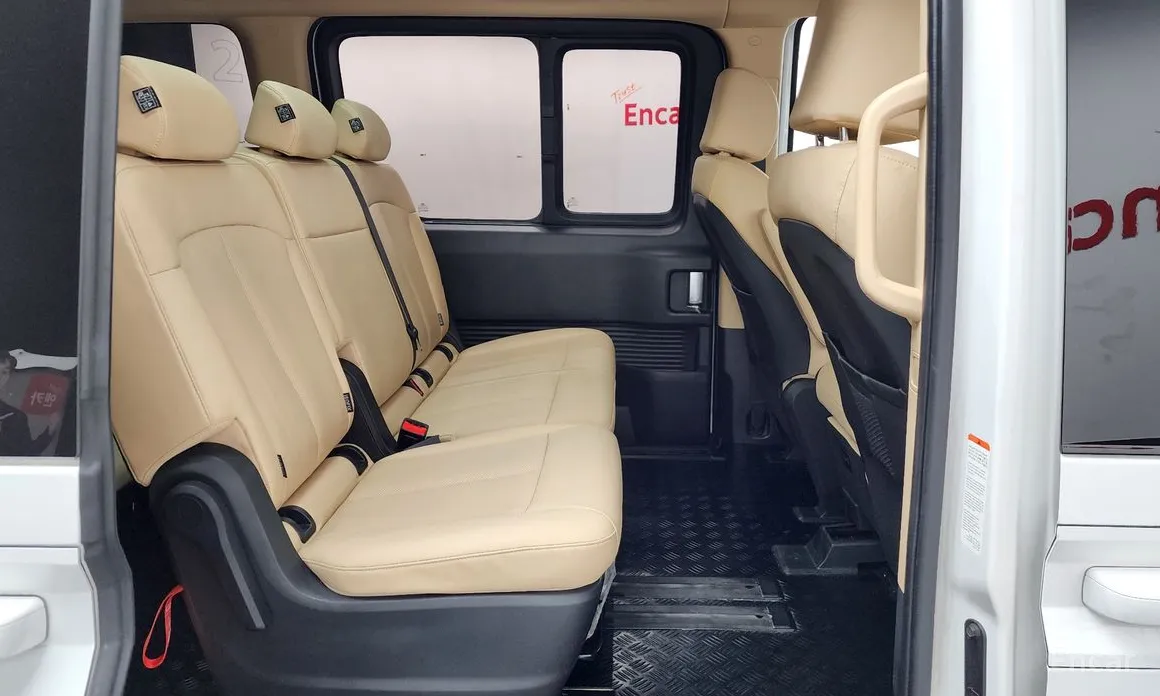 Фото 12 - Hyundai Staria