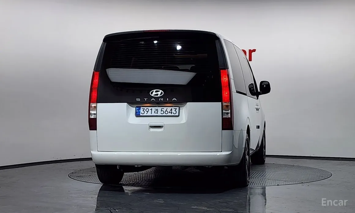 Фото 4 - Hyundai Staria