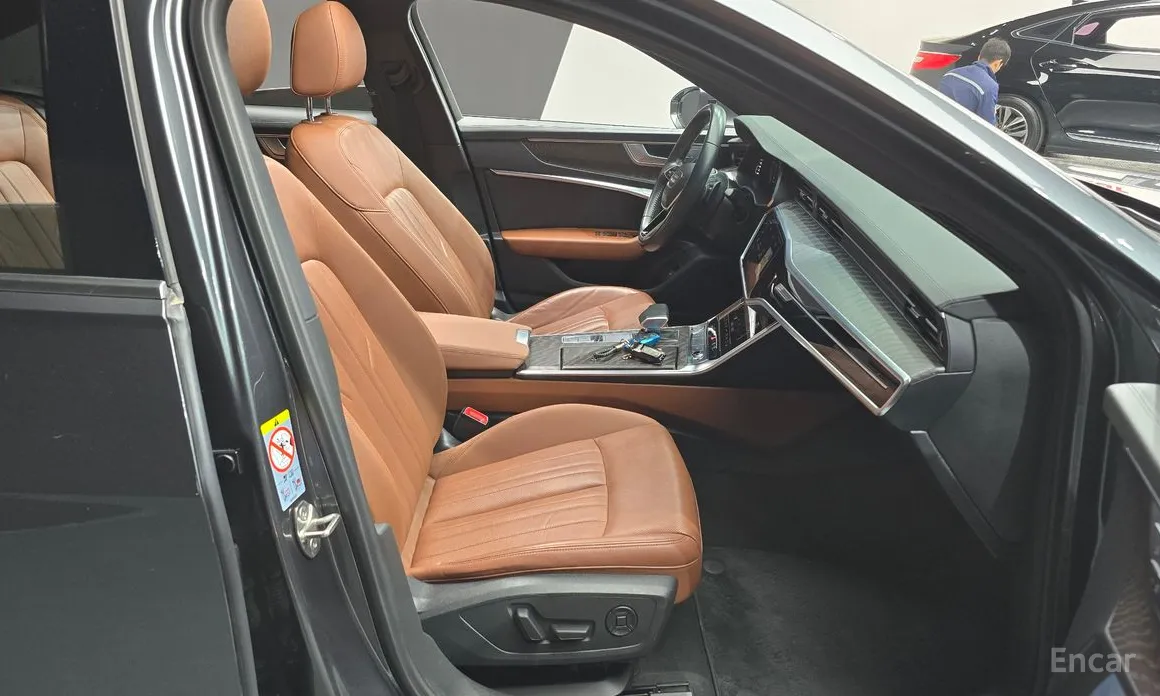 Фото 10 - Audi A6