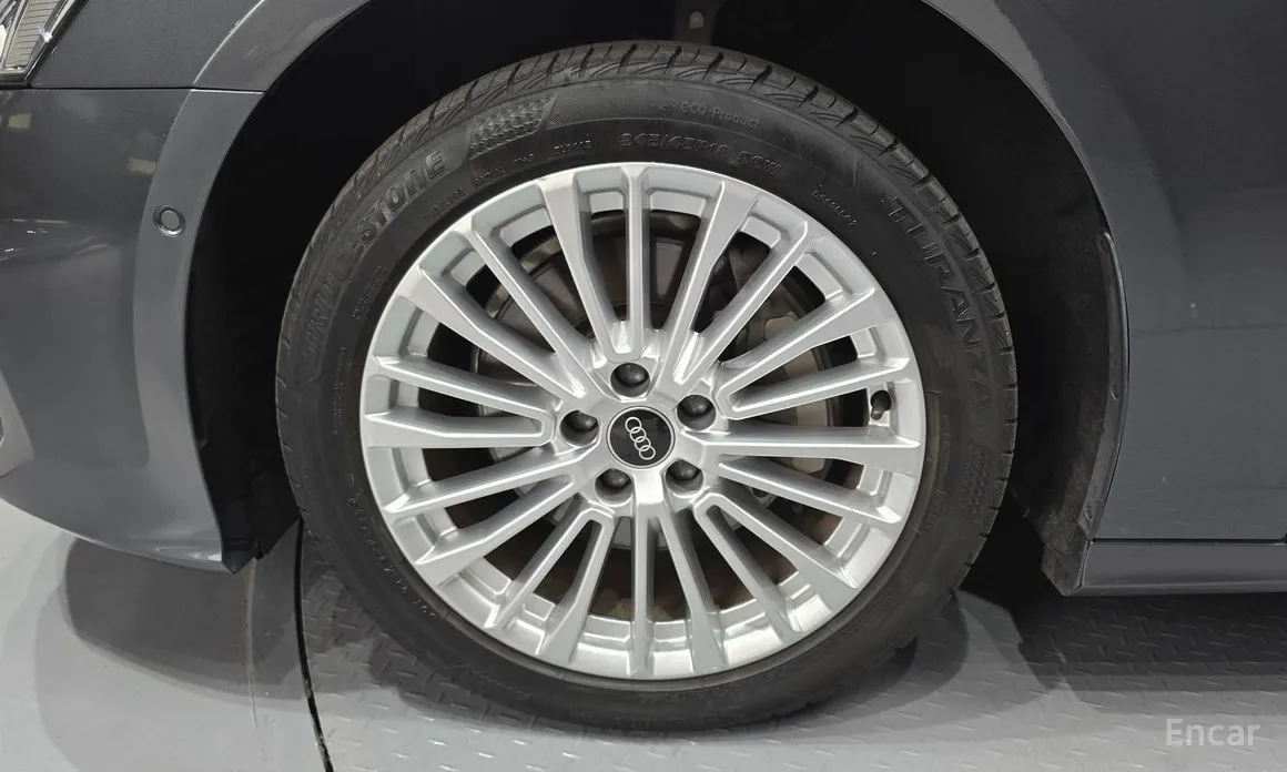 Фото 5 - Audi A6