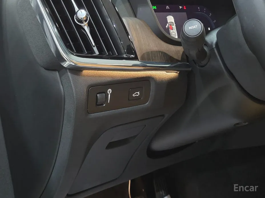 Фото 14 - Volvo S90