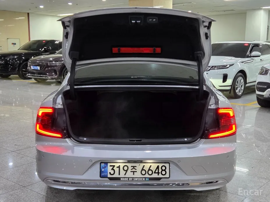 Фото 19 - Volvo S90