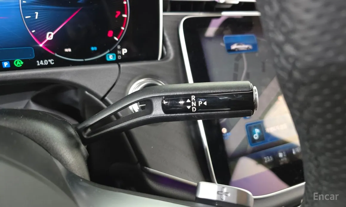 Фото 9 - Mercedes-Benz E-Class