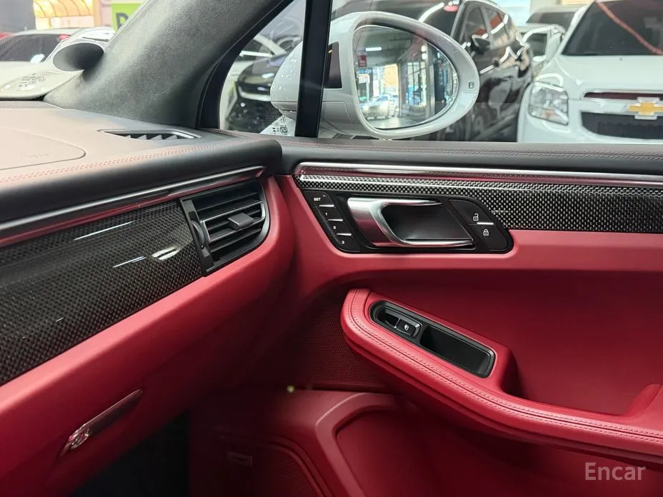 Фото 17 - Porsche Macan