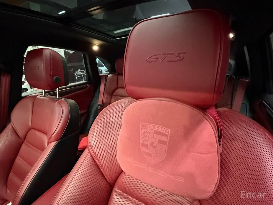 Фото 18 - Porsche Macan