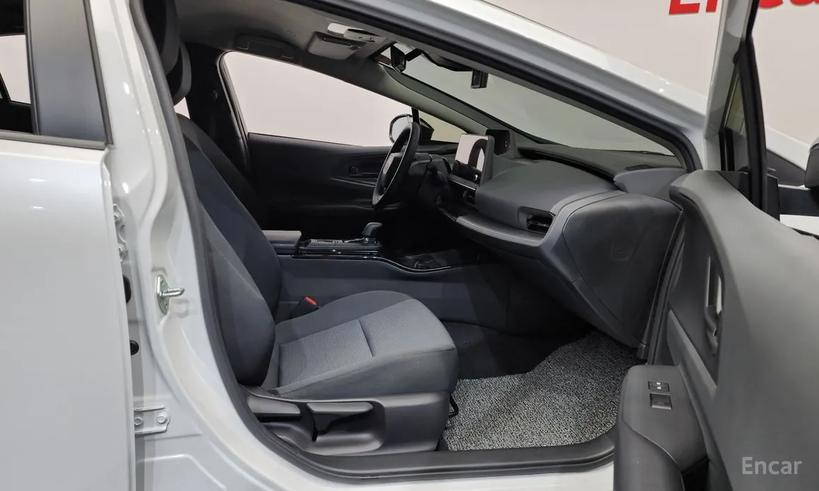 Фото 11 - Toyota Prius