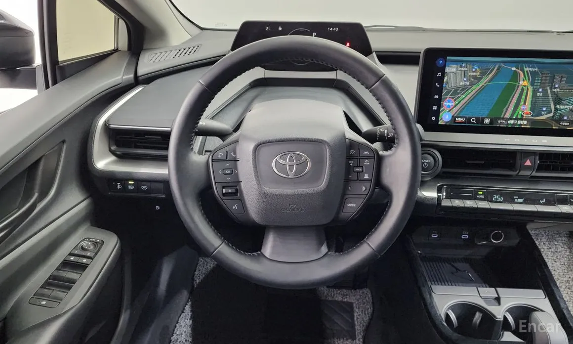 Фото 13 - Toyota Prius