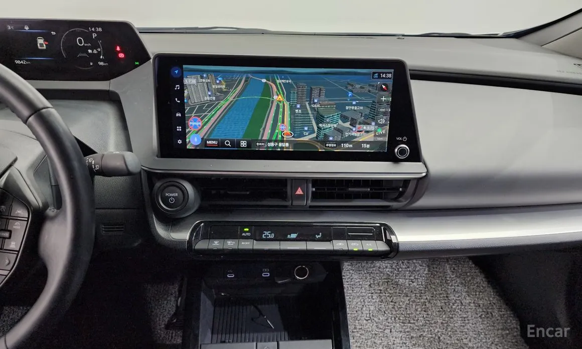 Фото 17 - Toyota Prius