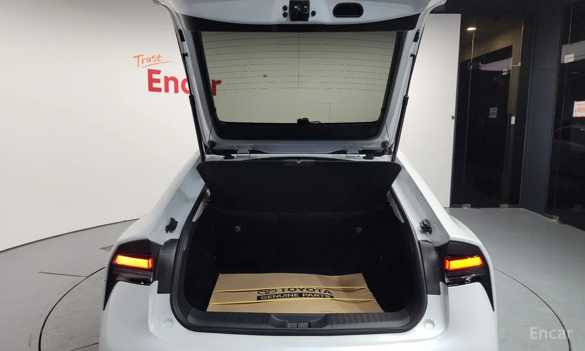 Фото 20 - Toyota Prius