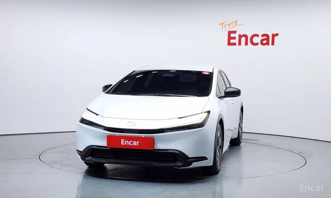 Фото 3 - Toyota Prius