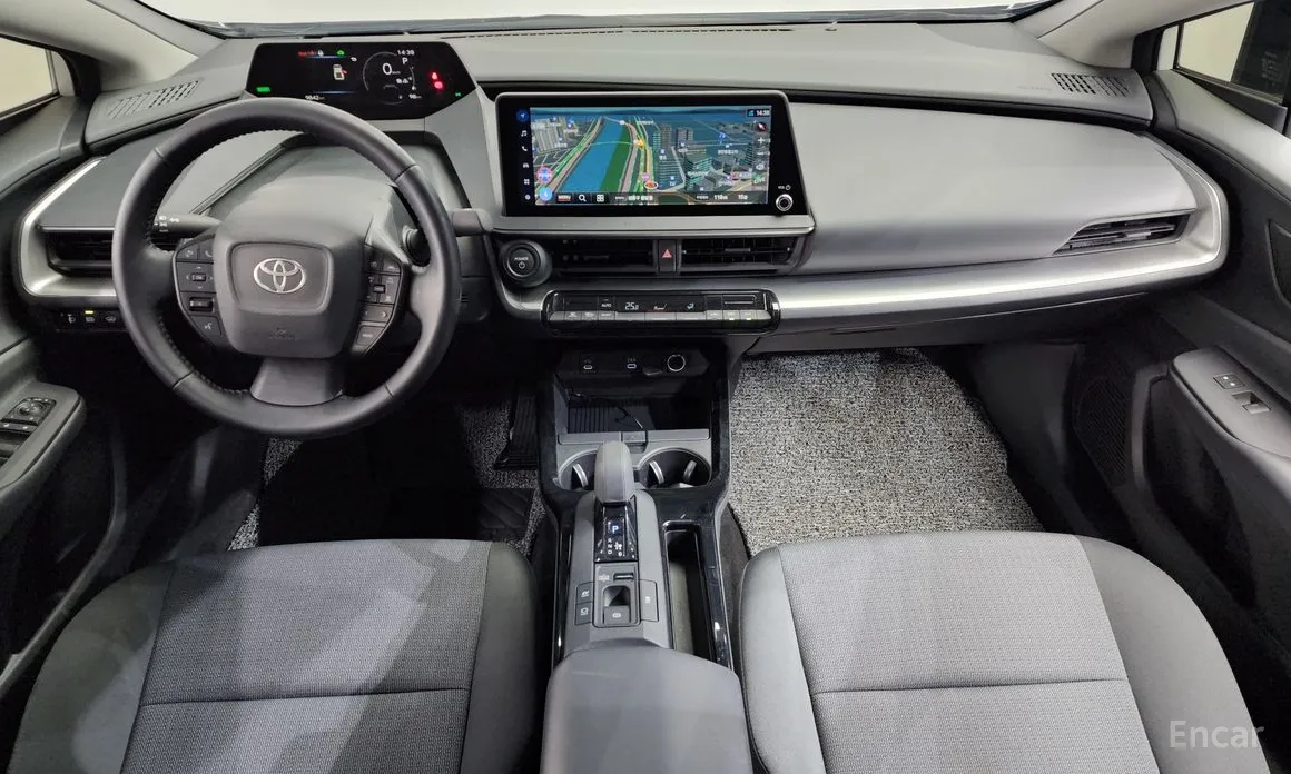 Фото 7 - Toyota Prius