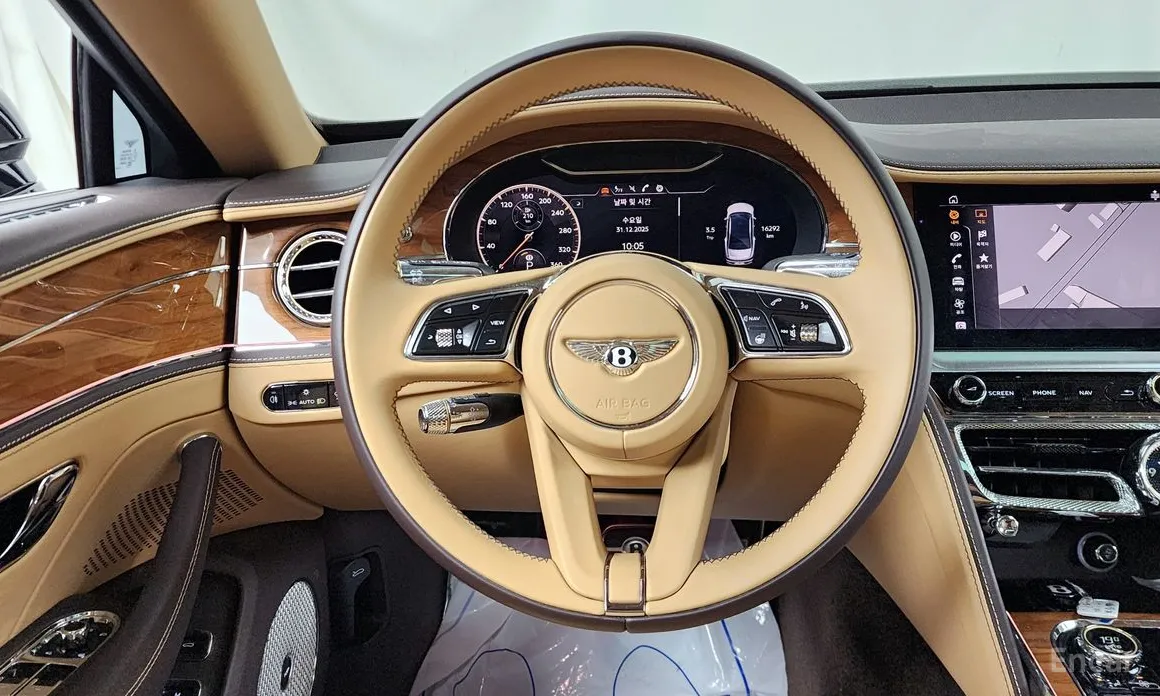 Фото 13 - Bentley Flying Spur