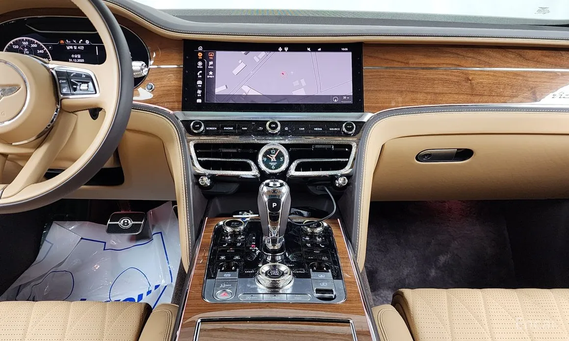 Фото 14 - Bentley Flying Spur