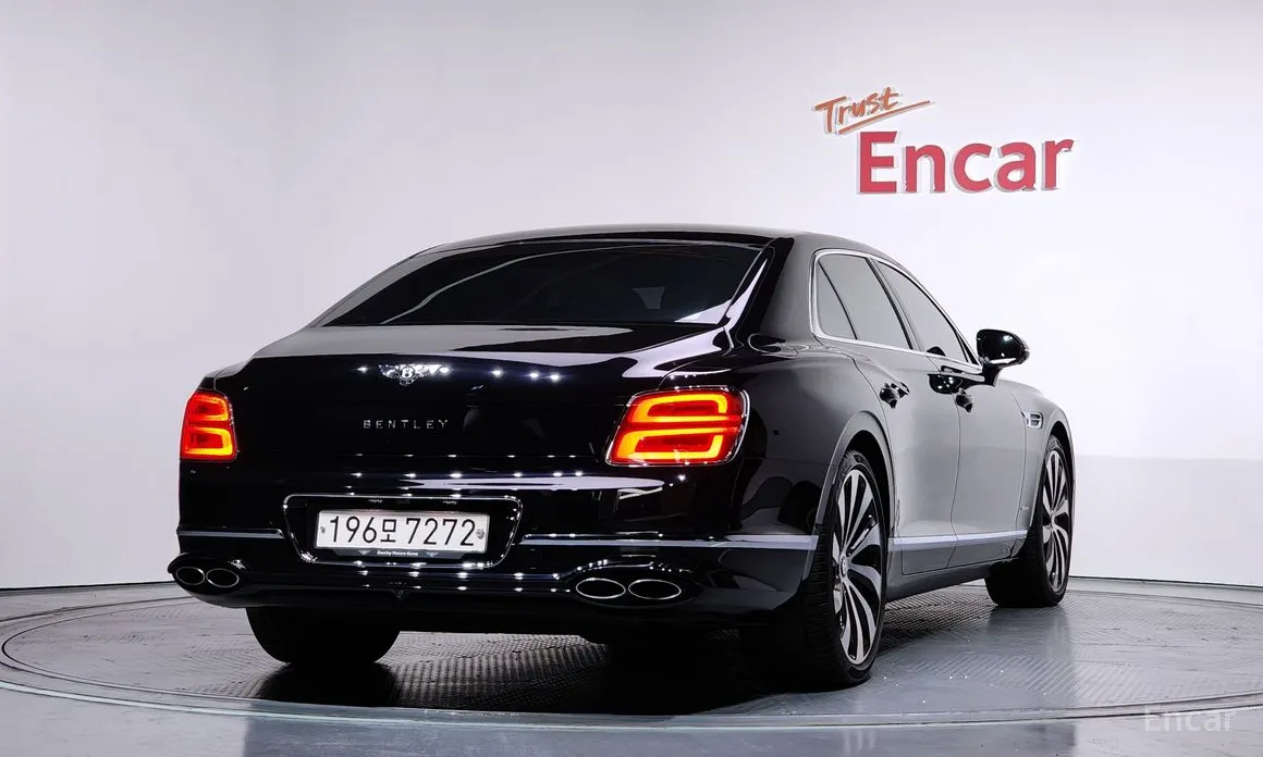 Фото 2 - Bentley Flying Spur