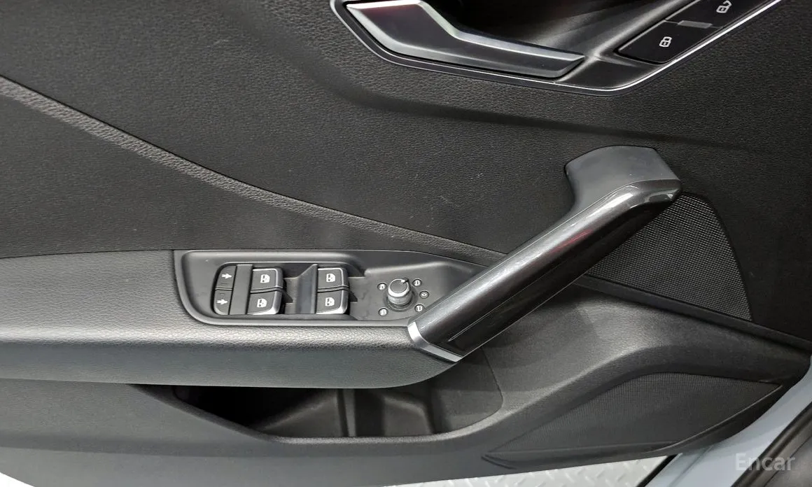 Фото 16 - Audi Q2