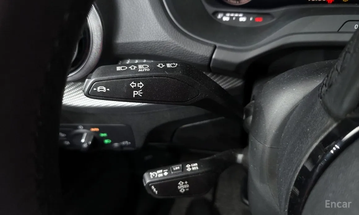 Фото 18 - Audi Q2