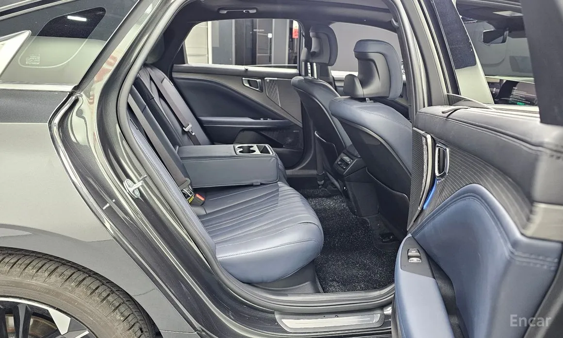 Фото 12 - Kia K8