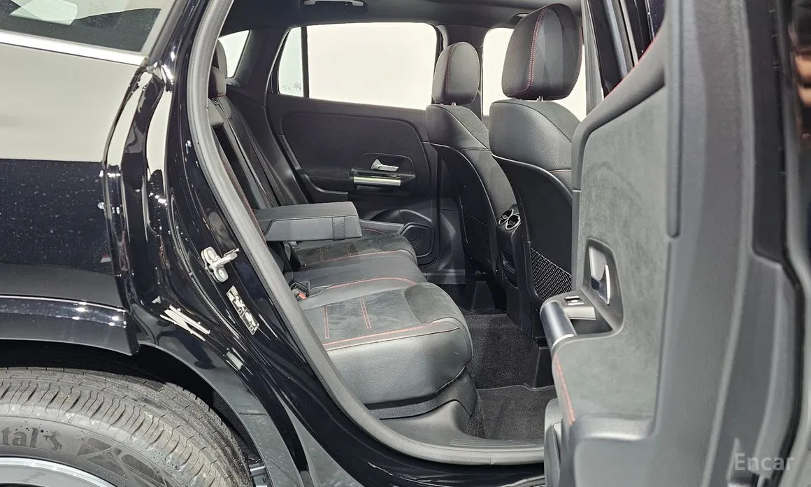 Фото 12 - Mercedes-Benz GLA-Class