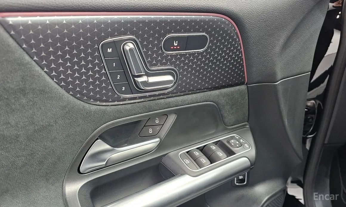 Фото 14 - Mercedes-Benz GLA-Class