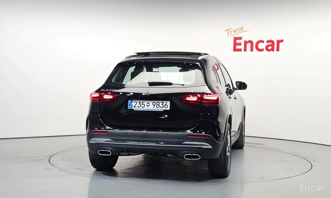 Фото 4 - Mercedes-Benz GLA-Class