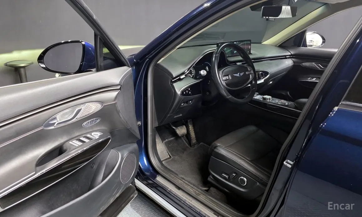 Фото 10 - Genesis GV70