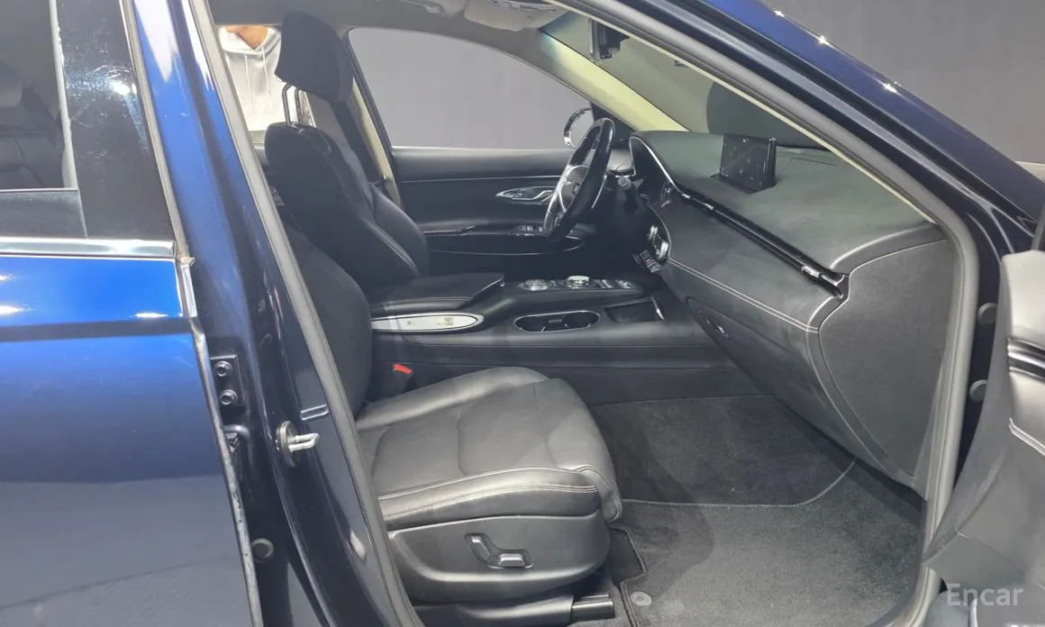 Фото 11 - Genesis GV70