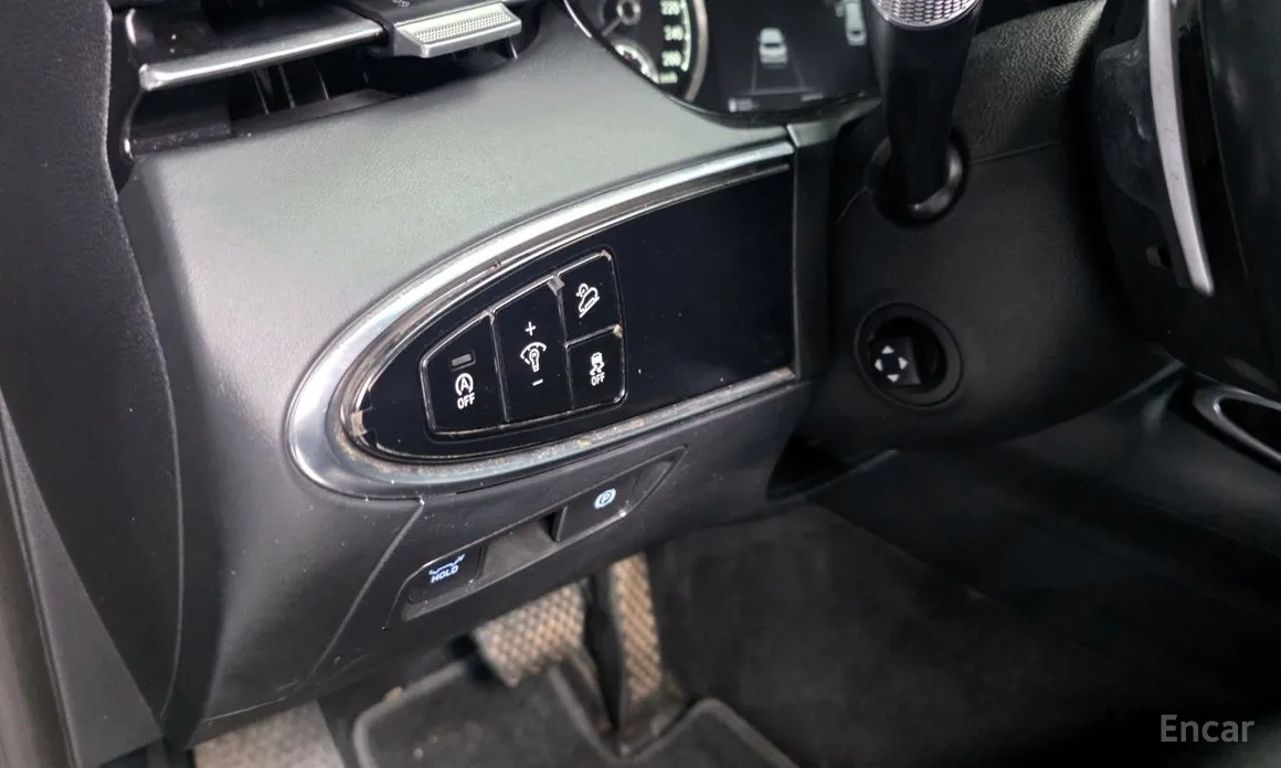 Фото 17 - Genesis GV70