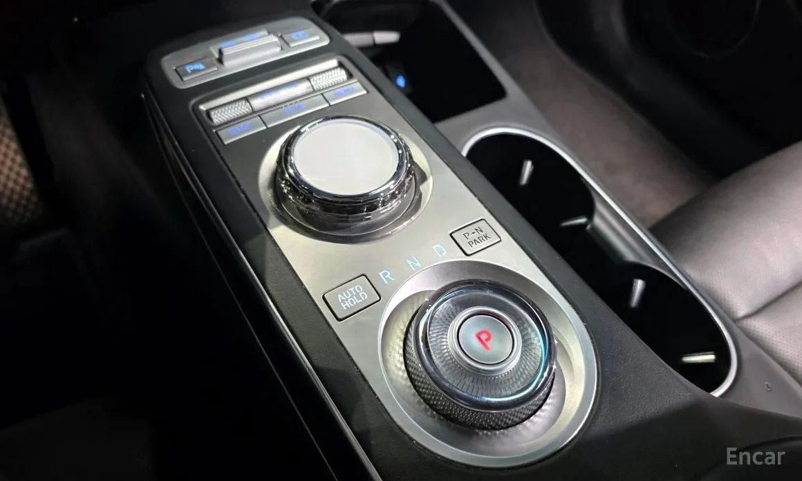 Фото 9 - Genesis GV70