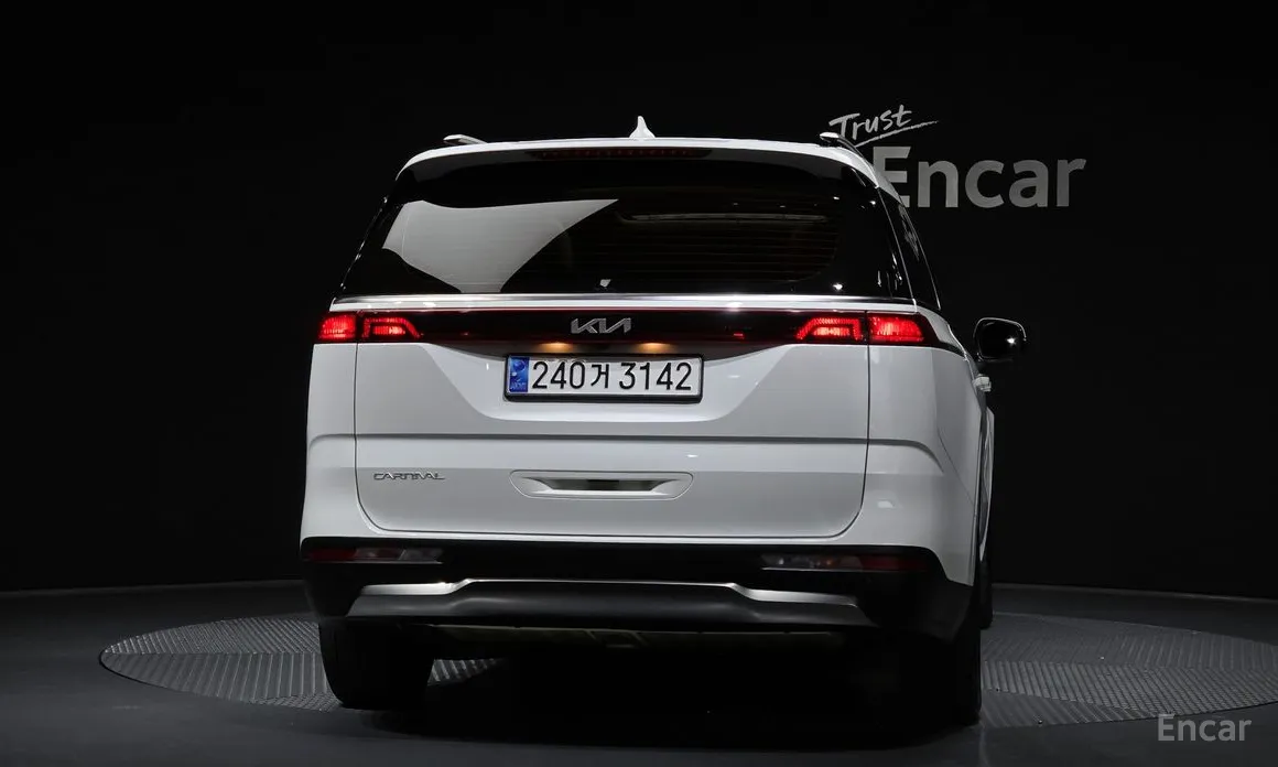 Фото 4 - Kia Carnival