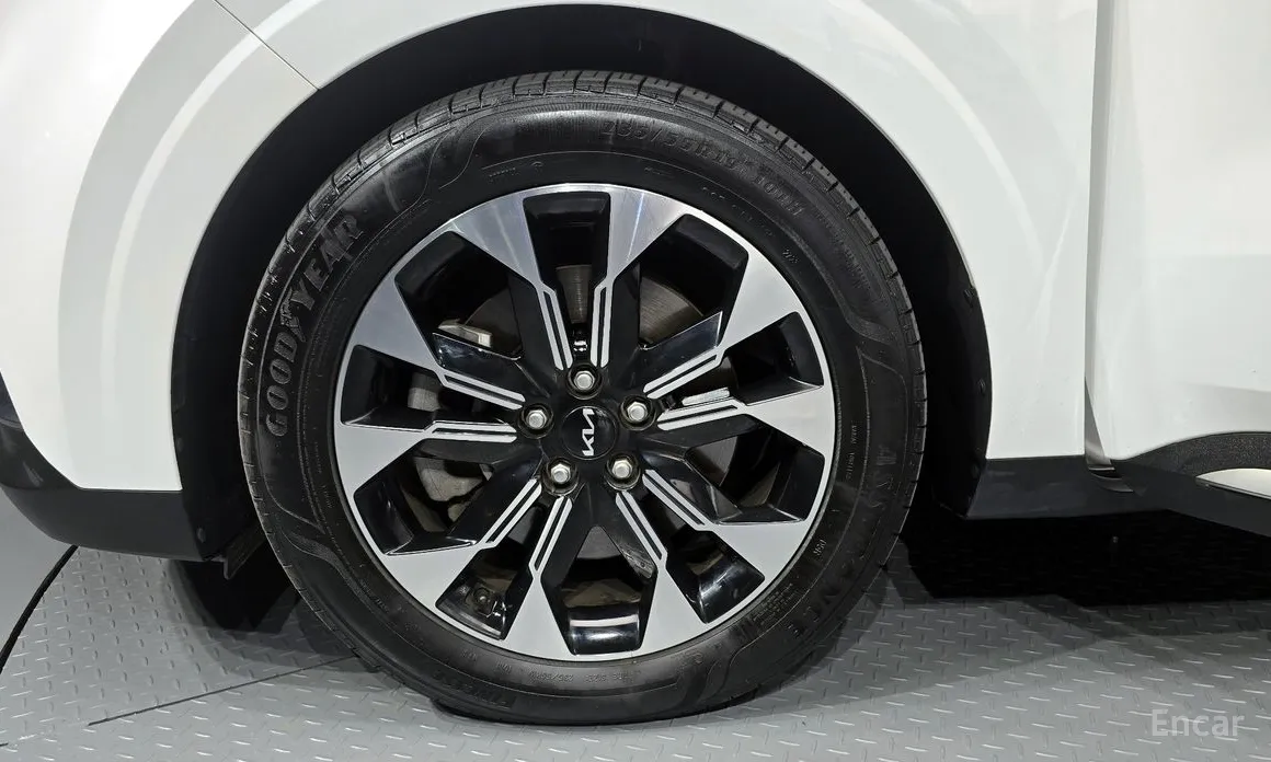 Фото 5 - Kia Carnival