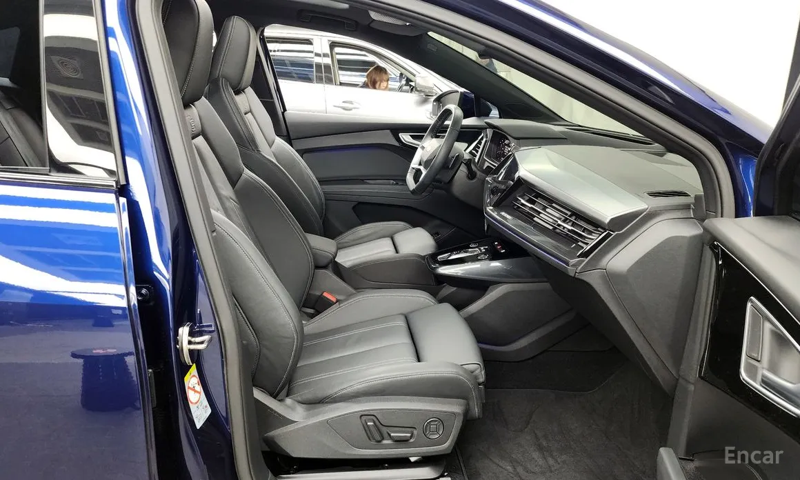 Фото 11 - Audi Q4 e-tron