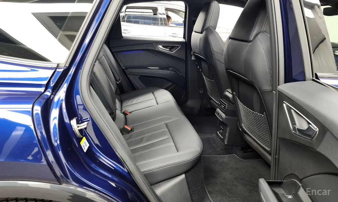 Фото 12 - Audi Q4 e-tron