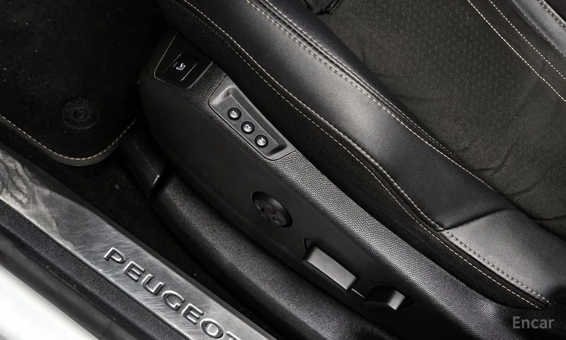 Фото 18 - Peugeot 3008