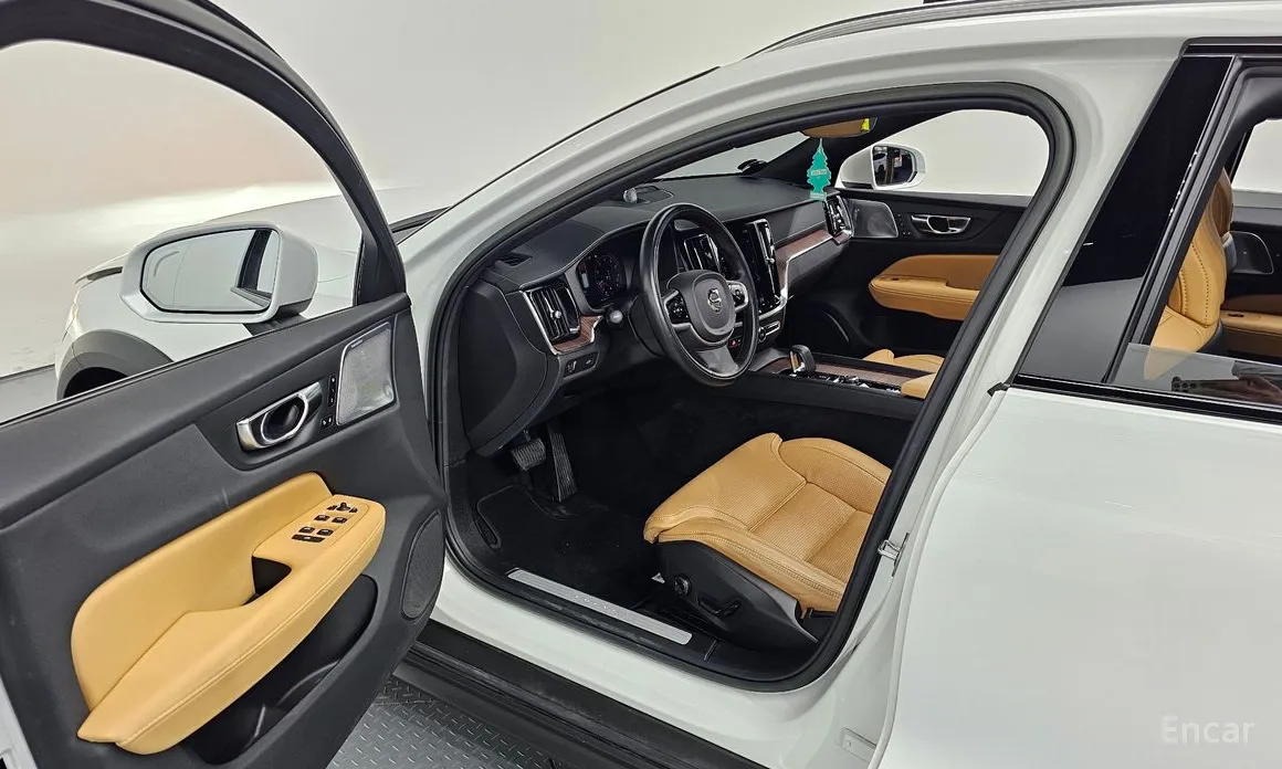 Фото 11 - Volvo V60