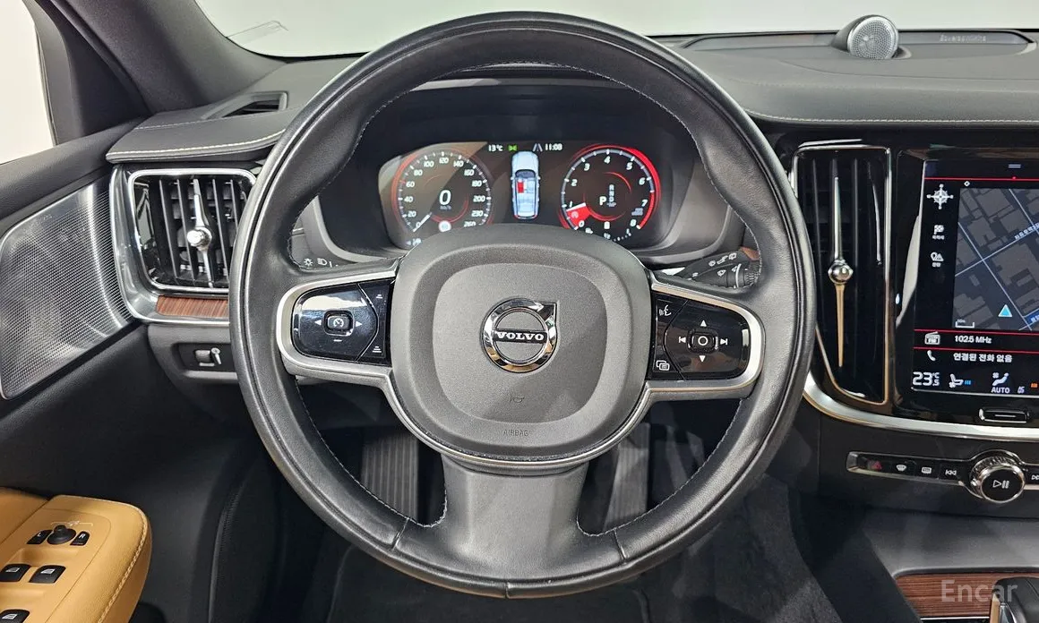 Фото 13 - Volvo V60