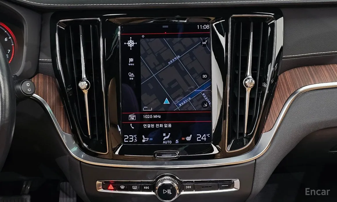 Фото 14 - Volvo V60