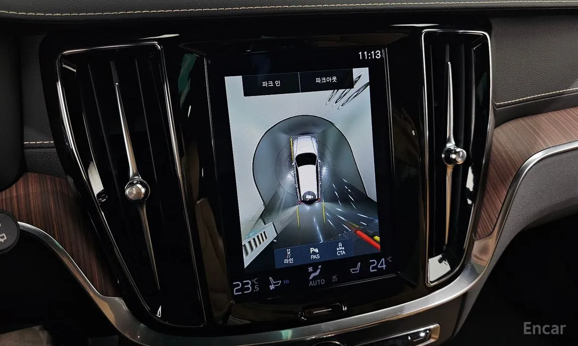 Фото 15 - Volvo V60